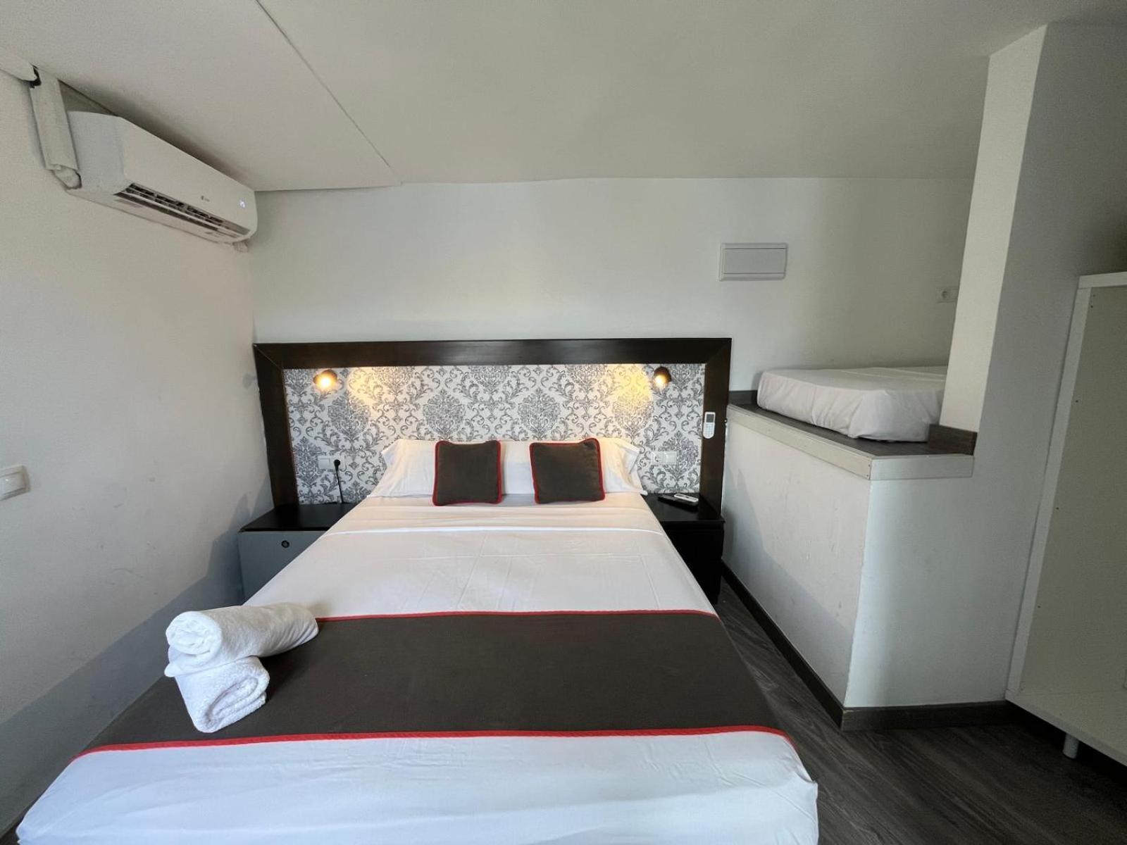 Hotel Hello Feria Madrid Esterno foto